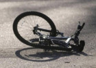 Maşın velosipedçini vurdu