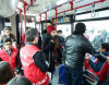 Avtobusda yaşlılara yer verməyən gənclərdən inanılmaz hərəkətlər