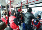 Avtobusda yaşlılara yer verməyən gənclərdən inanılmaz hərəkətlər