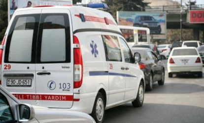 Xaçmazda “VAZ 2106” polisi vurdu