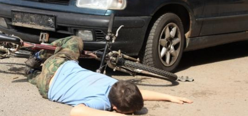 Avtomobil piyadanı vuraraq öldürüb