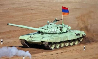 Cəbhədə iki erməni tankı minaya düşdü