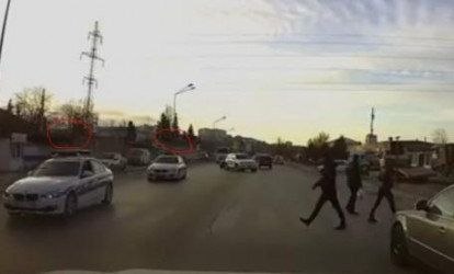 Bakıda yol polislərinin kobud qayda pozuntusu – REAL VİDEO