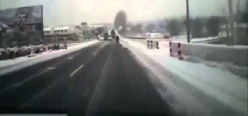 Bu qəzada sürücünün aldığı xəsarət güldürəcək