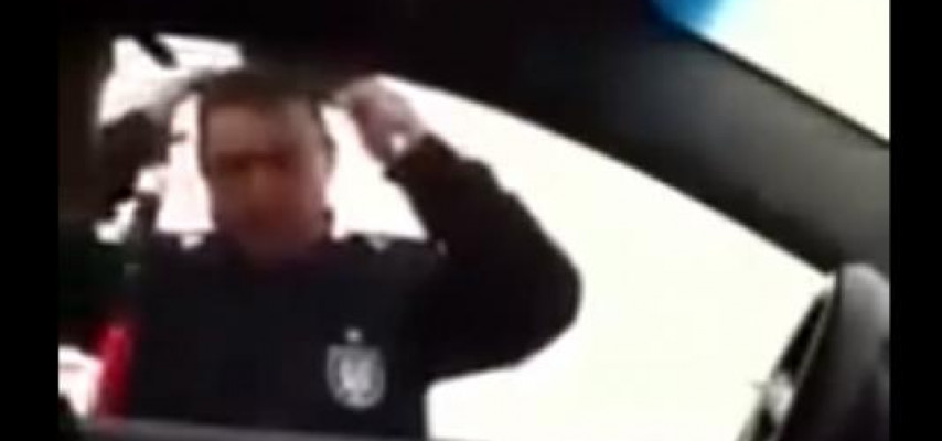 Azərbaycanda inadkar sürücü səbrli polislə qarşılaşarsa…