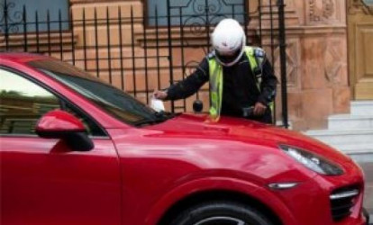 "Porsche"dən silah-sursat tapıldı