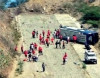 Futbolçuları daşıyan avtobus aşdı