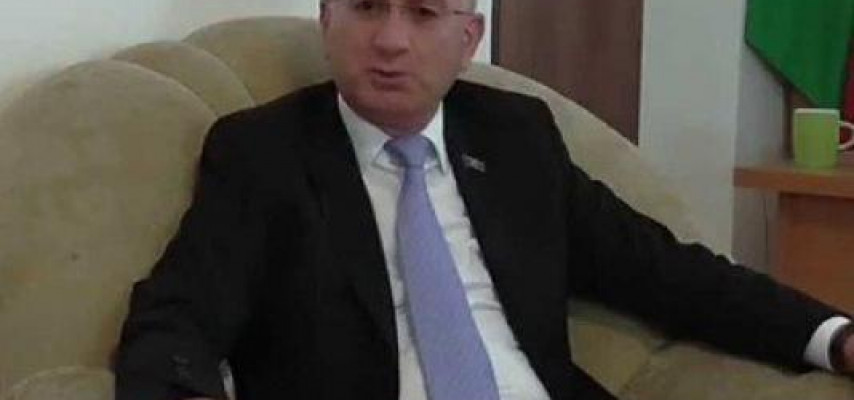 Deputat hər yerə parkomat quraşdıranları sərt tənqid etdi