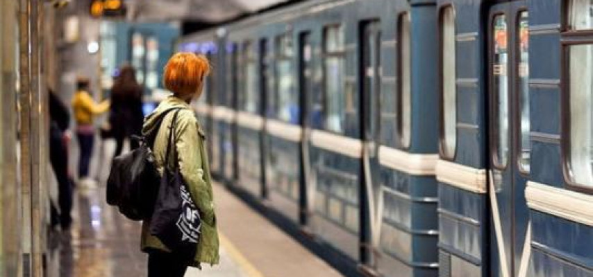 Bakı metrosunda problem, iki qatar depoya göndərildi