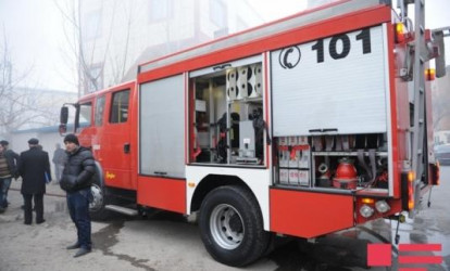 Bakıda yanacaq yüklənmiş qayıqda yanğın baş verib