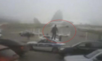 Yol polisi maşınını əzən sürücünün ŞOK VİDEOsu yayıldı