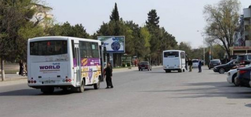 Sumqayıtın “trafik canavarları”: Damaqda siqaret, qulaqda telefon və "ralli yarışları"