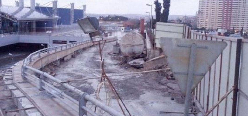 Avtovağzal yaxınlığında yol yenə çökdü  – FOTO