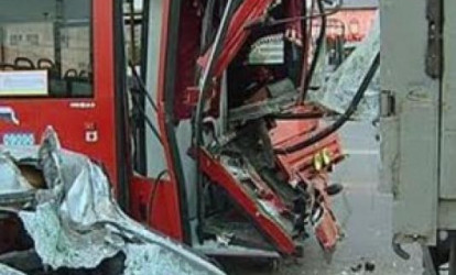 Bakıda sərnişin avtobusu qəza törətdi – Ölən var