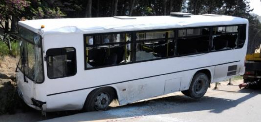 Bakıda avtobus qəzaya düşüb, ölən və xəsarət alanlar var