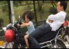 Sükanı uşağa tapşırıb təhlükə yaradan ata