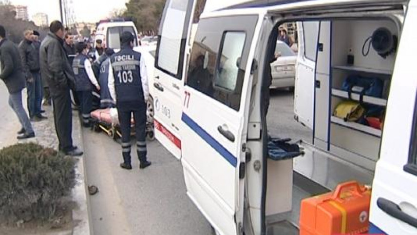 Azyaşlını maşın vurdu