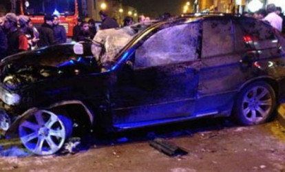 "BMW X5" avtobusla toqquşdu  - Yaralılar var