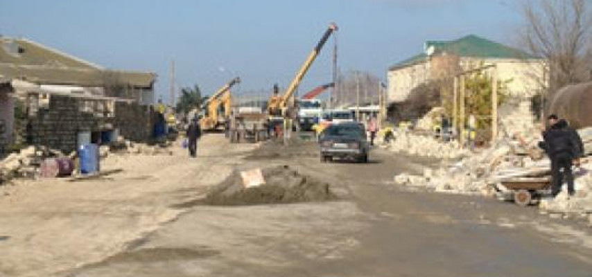 Nardaranda yola görə evləri söküb sakinlərə pul verdilər