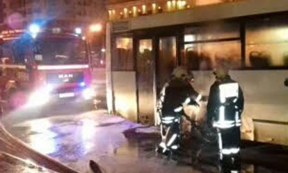 Bakıda sərnişin avtobusu yandı