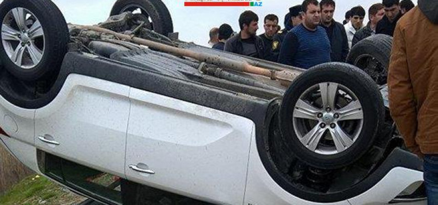 Atbulaqda maşın aşdı - 6 yaralı