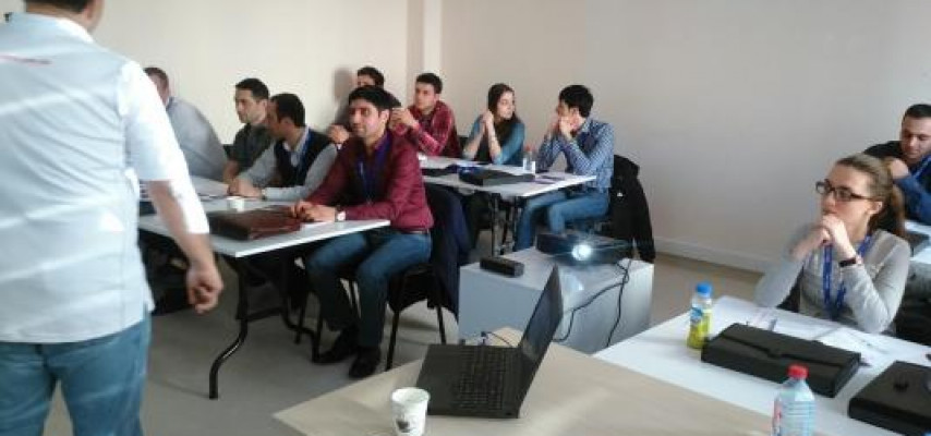 Avropa Qran Prisinin rəhbər marşallarına təlim keçirilir