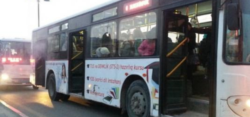 Bakının mərkəzində sərnişin avtobusu qəza törətdi - Ölən var
