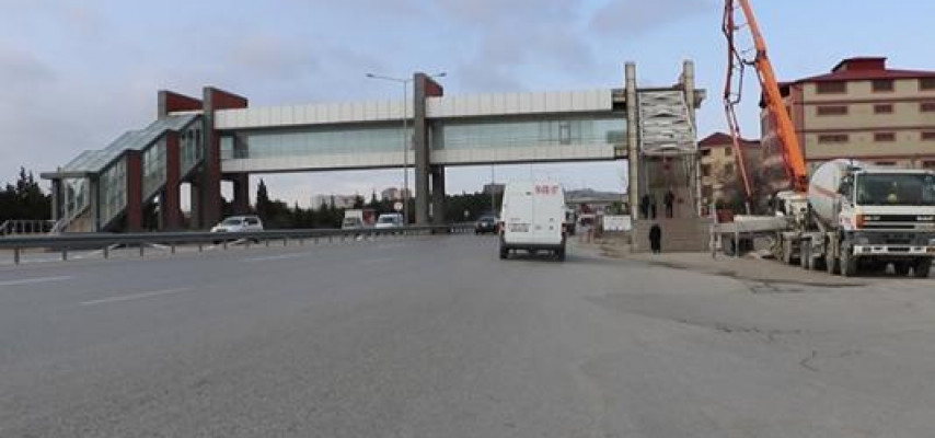 Sumqayıt yolundakı piyada keçidi sökülür + VİDEO