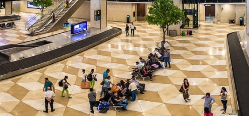 Bakı aeroportunda 2 yaşlı uşaq xəsarət aldı