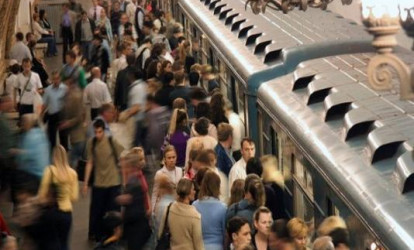 Metroda oğruluq edən qadın ələ keçdi