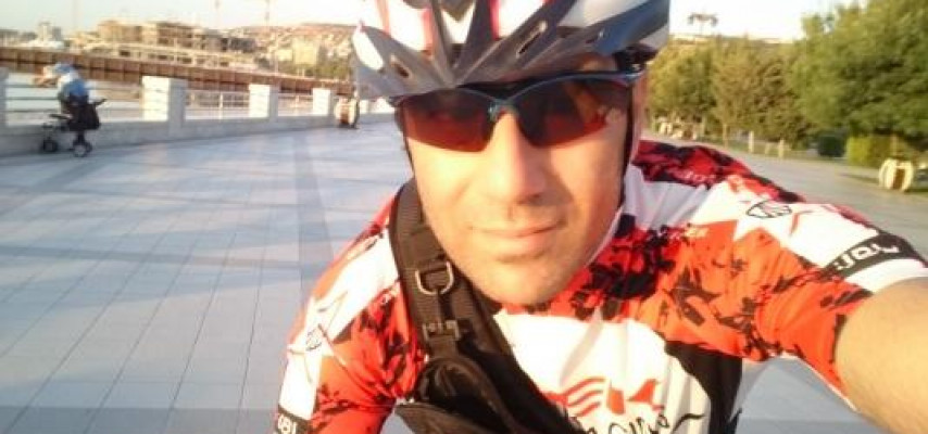 Velosipedçi piyada ilə toqquşdu; polisdən narazıdır