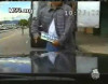 Maşınların şəklini çəkən polisin maşınını soydular