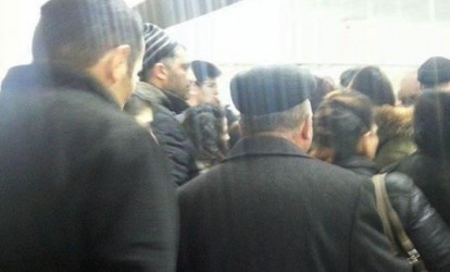 Bakı metrosunda uzun növbə yarandı