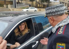 Yol polisi xanım müğənnini «Mercedes S-class»da saxladı
