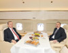 İlham Əliyev Ərdoğan təyyarədə çay süfrəsində