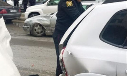 Polis serjantı qəza törətdi - 4 maşın toqquşdu