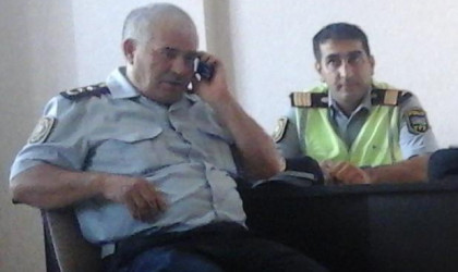 Biabırçılıq: Yol polisi rəisi dul qadına eşq elan etdi, görün nələr oldu