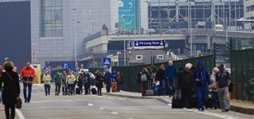 Taksilər sərnişinləri aeroportdan pulsuz daşıyırlar