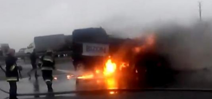 Siyəzəndə "Hummer" belə yandı