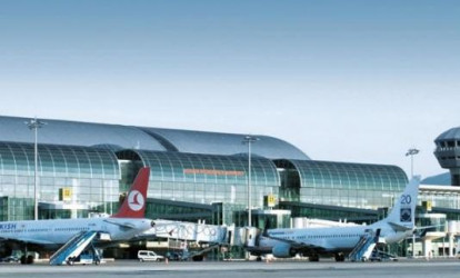 Kanalizasiya qapağı hava limanını bir-birinə vurdu - Türkiyədə