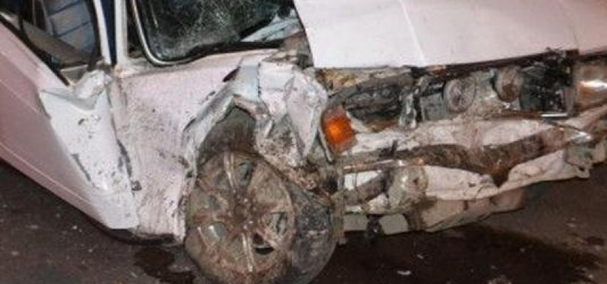 "Toyota" ilə "VAZ" toqquşdu: yaralanan var