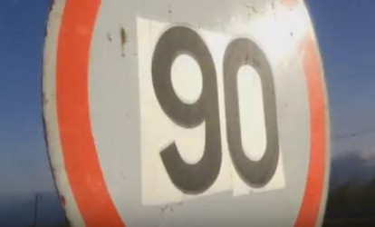 Diqqət! - 50-lik yola kağızla 90 yapışdırıb sürücüləri radara salırlar