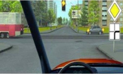 Yolayrıcını düzünə keçmək üçün sürücü nə etməlidir? - DOĞRU CAVAB