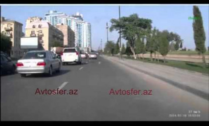 «Avtoş»un təhlükəli manevrləri; piyada son anda xilas oldu