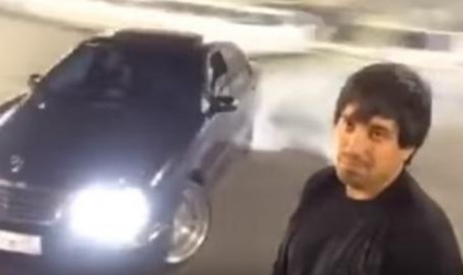 «Avtoş» asfaltı yazdı, dostu selfi çəkdi