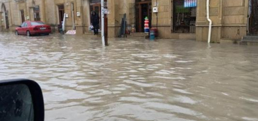 Xırdalanı su basdı  