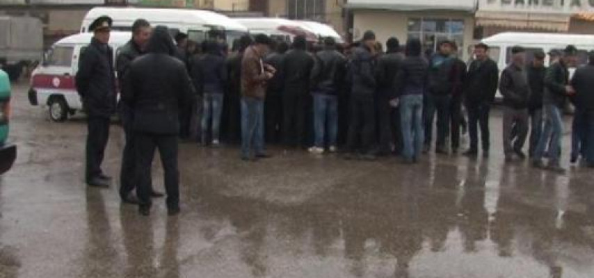 Sürücülər etiraz aksiyası keçirdi - Departament pul yığır