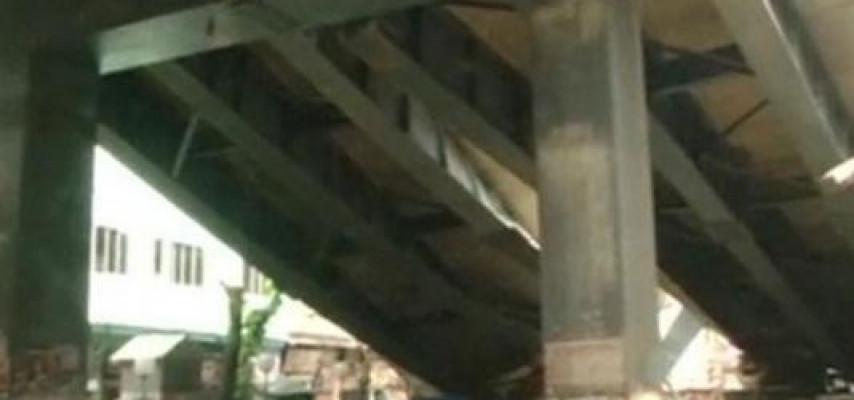 Körpü uçdu - 14 ölü
