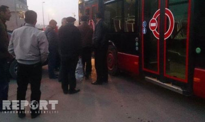 “BakuBus”ın avtobusu qəzaya uğradı