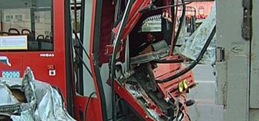 Daha bir sərnişin avtobusu qəzaya uğradı